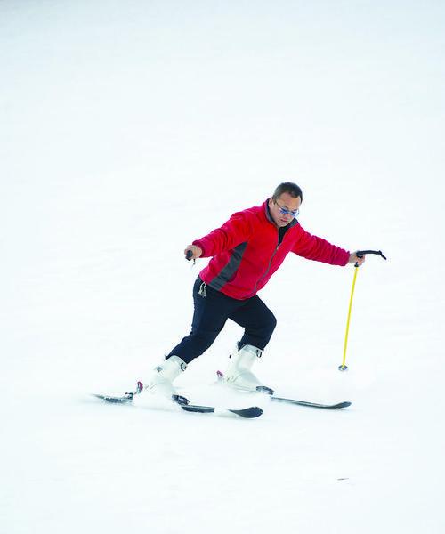 冰雪竞技（寒冬中的滑雪比赛）